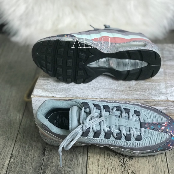 NWT Nike Air Max 95 SE Light Pumice W AUTHENTIC - Picture 5 of 8